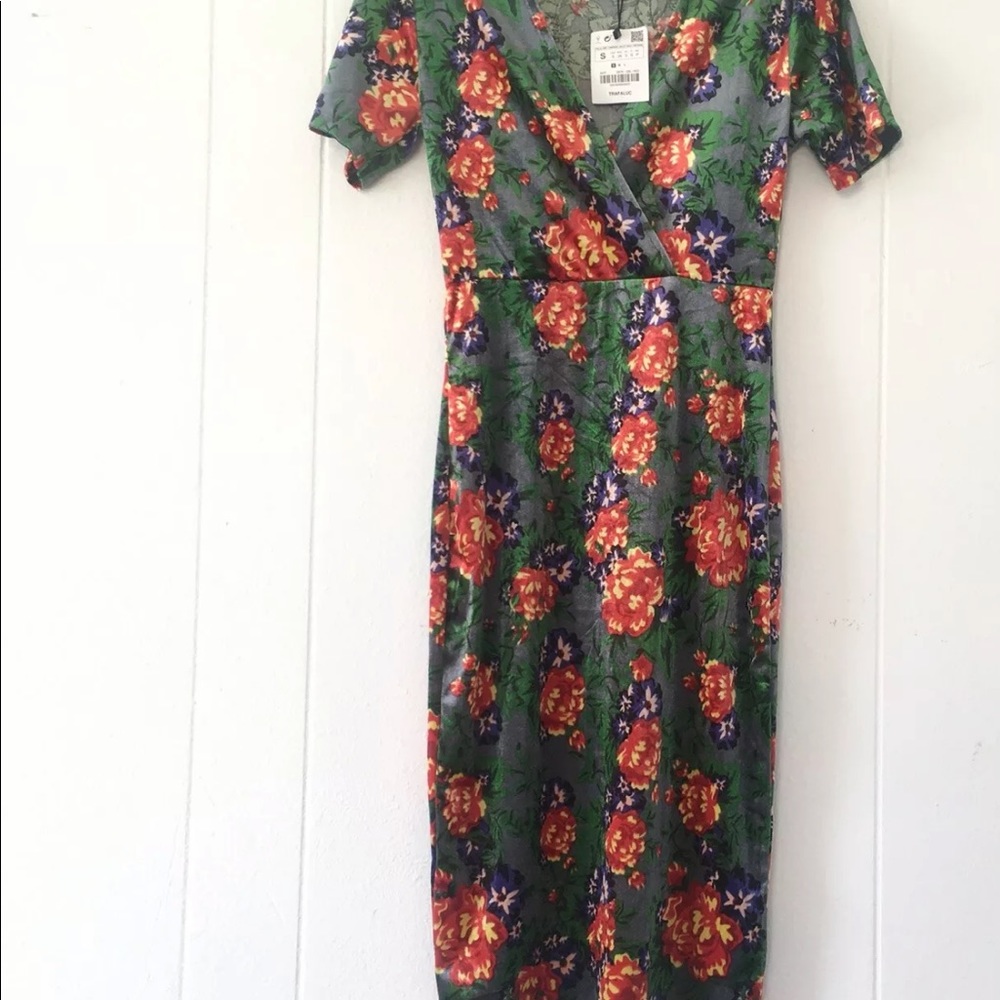 Zara Green Velvet Mid Dress V Neckline Small